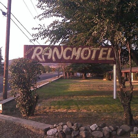 טהאצ'פי Ranch Motel מראה חיצוני תמונה