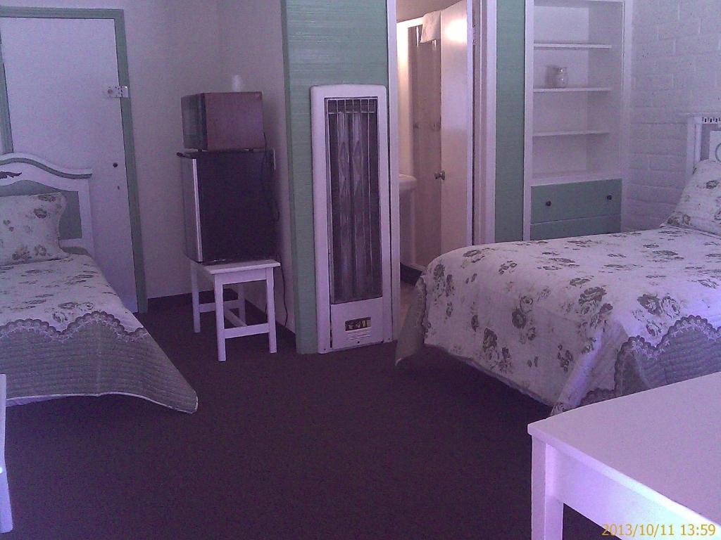 טהאצ'פי Ranch Motel חדר תמונה